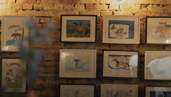 Херсонські діти допомагають збирати на турнікети для медиків